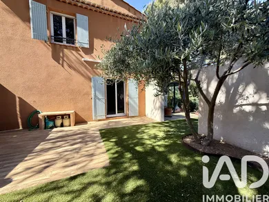 Maison traditionnelle à La Garde-Freinet (83680)