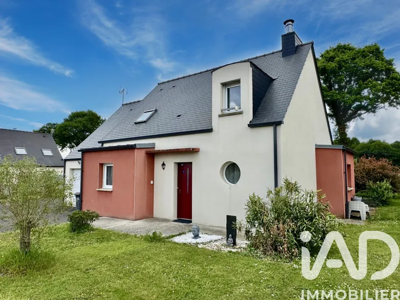 Maison 6 pièces 128 m² · à Plouguenast · 128 m² · 215 000 €