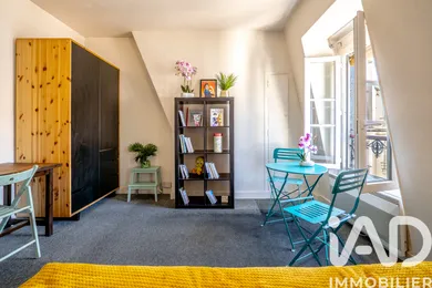 Apartment in Paris (75012)