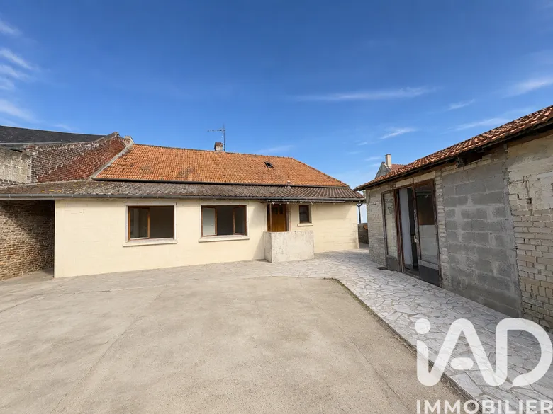 Maison 4 pièces 97 m² · à Tricot · 97 m² · 107 500 €