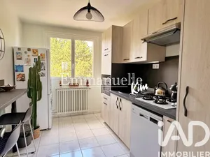 Apartment in Montmorency (95160)
