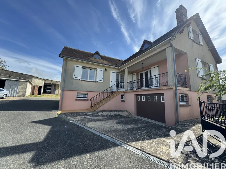 Maison 5 pièces 120 m² · à Saint-Arnoult-des-Bois · 120 m² · 220 000 €