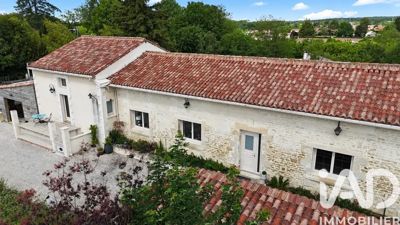 Maison 7 pièces 260 m² · à Saint-Hilaire-des-Loges · 260 m² · 312 000 €