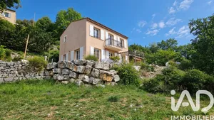 Traditional house in Coursegoules (06140)