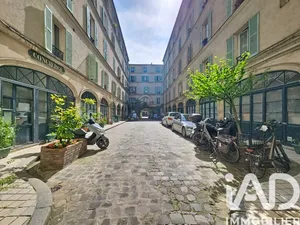 Apartment in Paris (75010)