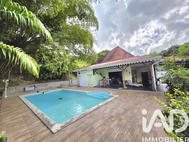 Maison 5 pièces 107 m² · à Le Lamentin · 107 m² · 478 000 €
