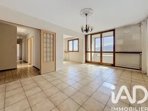 Apartment in Échirolles (38130)
