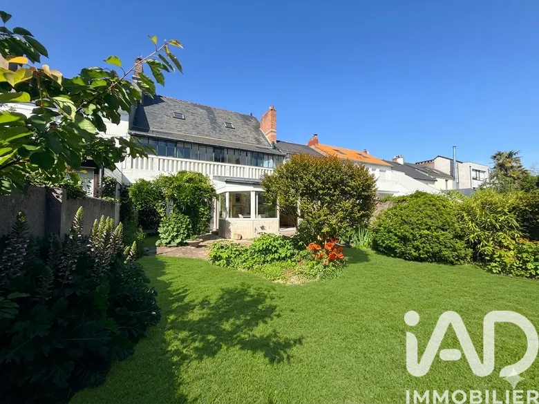 Maison 7 pièces 226 m² · à Nantes · 225,6 m² · 673 000 €