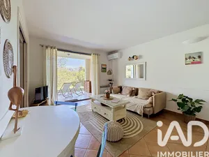 Appartement à Saumane-de-Vaucluse (84800)