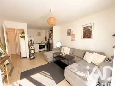 Apartment in Nantes (44300)