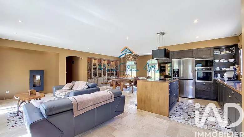 Maison 5 pièces 121 m² · à La Ferté-Saint-Cyr · 121 m² · 285 500 €
