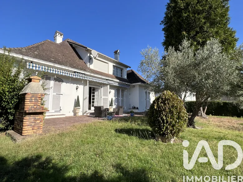 Maison 7 pièces 230 m² · à Lourdes · 230 m² · 281 000 €