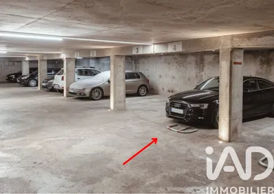 Parking à Paris (75019)