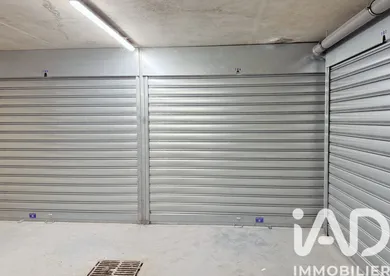 Parking à Paris (75019)