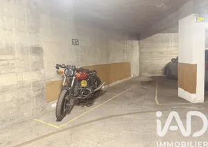 Parking à Paris (75015)