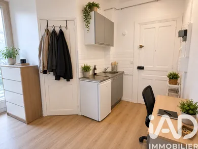 Studio à Courbevoie (92400)