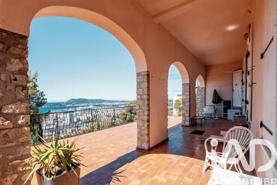 Maison à Toulon (83200)