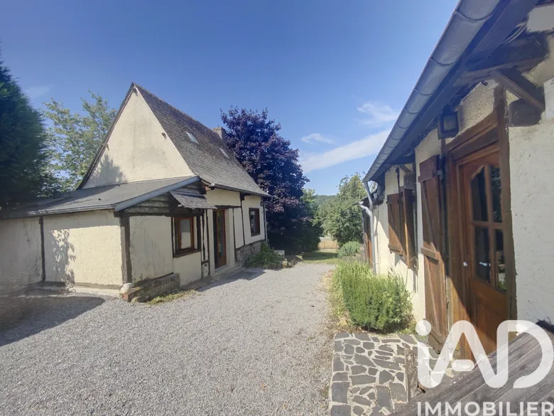 Maison 9 pièces 180 m² · à Commenchon · 180 m² · 205 000 €