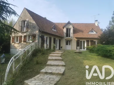 Maison à Saint-Sauveur-sur-École (77930)