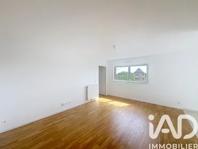 Apartment in Sceaux (92330)