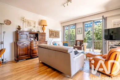 Apartment in Paris (75017)