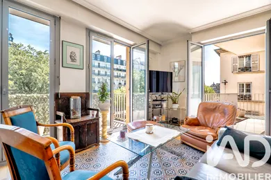 Apartment in Paris (75017)