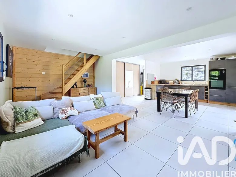 Maison 5 pièces 112 m² · à Équemauville · 112 m² · 354 000 €
