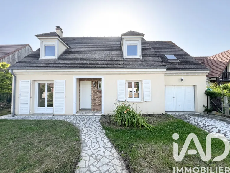 Maison 6 pièces 130 m² · à Nogent-le-Phaye · 130 m² · 279 900 €