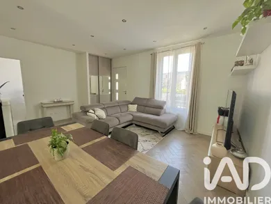 Maison à Combs-la-Ville (77380)