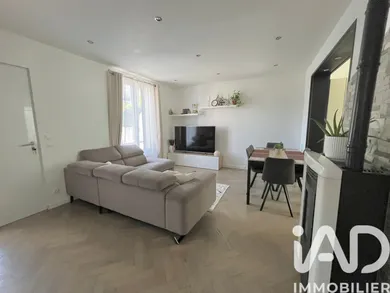 Maison à Combs-la-Ville (77380)