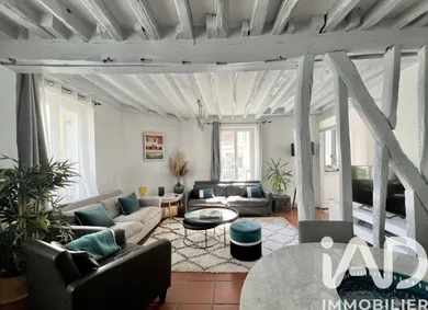 Apartment in Puteaux (92800)