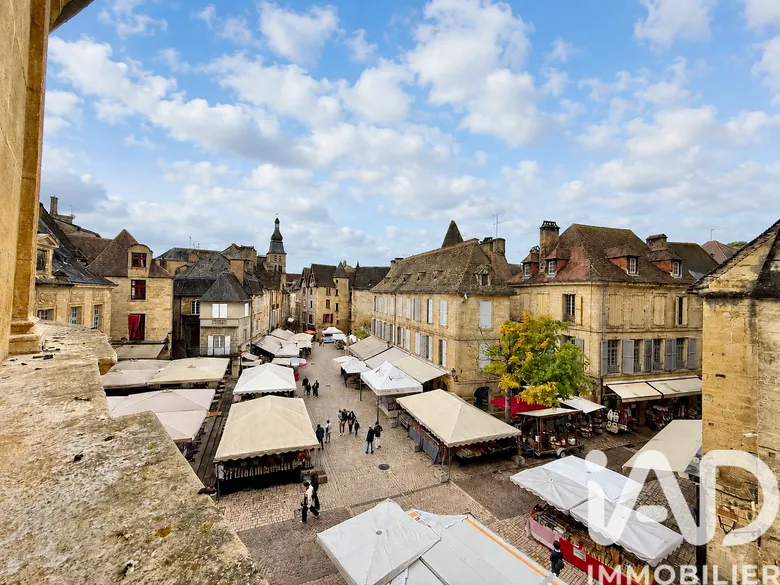 Appartement 2 pièces 76 m² · à Sarlat-la-Canéda · 76 m² · 232 000 €