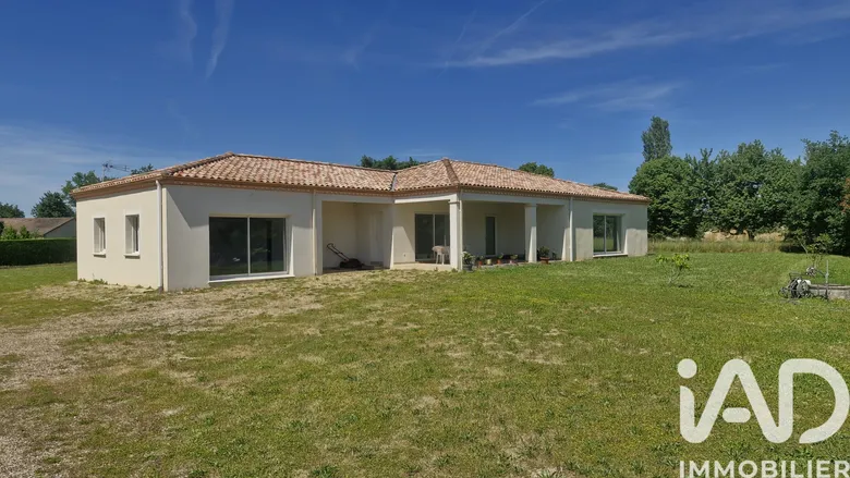 Maison 6 pièces 200 m² · à Castelsarrasin · 200 m² · 299 900 €