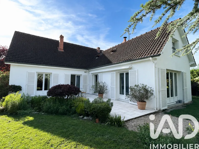 Maison 7 pièces 220 m² · à Marigny-les-Usages · 220 m² · 369 700 €