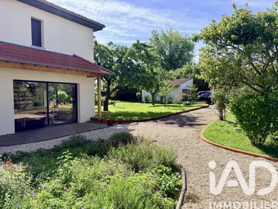 Townhouse in Fleury-les-Aubrais (45400)