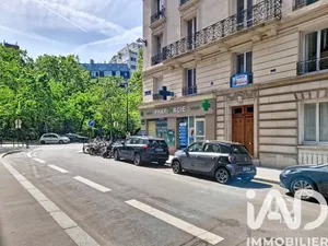 Apartment in Paris (75017)