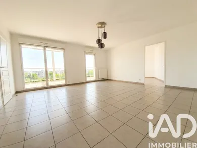 Apartment in Bordeaux (33300)