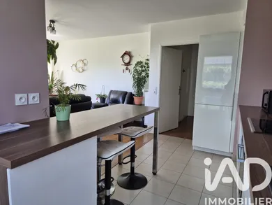 Apartment in Saint-Pierre-du-Perray (91280)