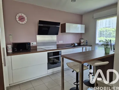 Apartment in Saint-Pierre-du-Perray (91280)