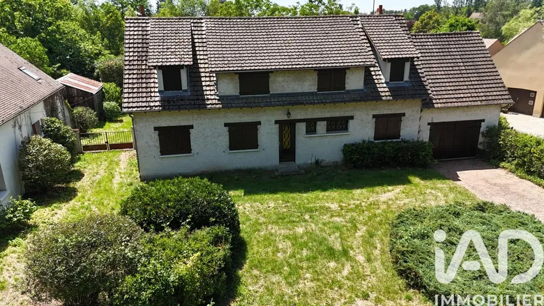 Maison 7 pièces 166 m² · à Les Bordes · 166 m² · 157 000 €