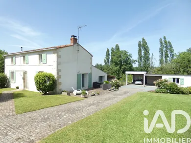 Maison de campagne à Fressines (79370)