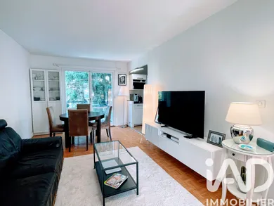 Apartment in Sceaux (92330)
