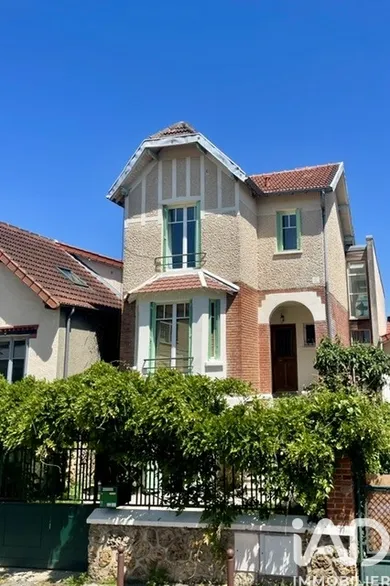 Traditional house in Versailles (78000)