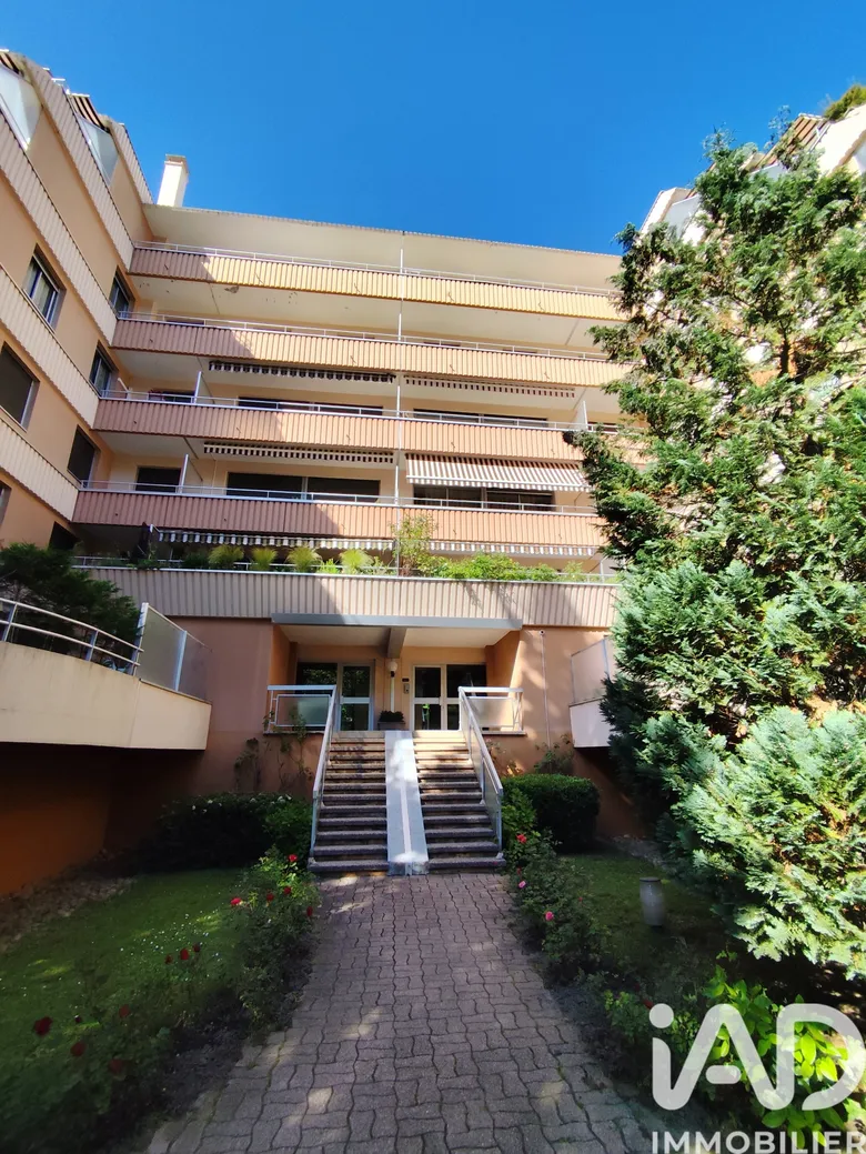 Appartement 3 pièces 73 m² · à Saint-Étienne · 73 m² · 120 000 €