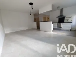 Apartment in Saint-Étienne (42100)