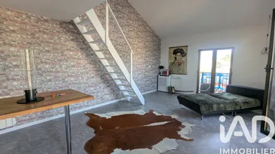 Apartment in L'Isle-sur-la-Sorgue (84800)