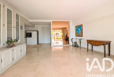 Apartment in Le Cannet (06110)
