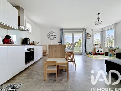 Apartment in Bondoufle (91070)
