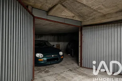 Parking à Paris (75010)