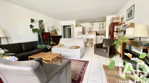 Apartment in Paris (75020)